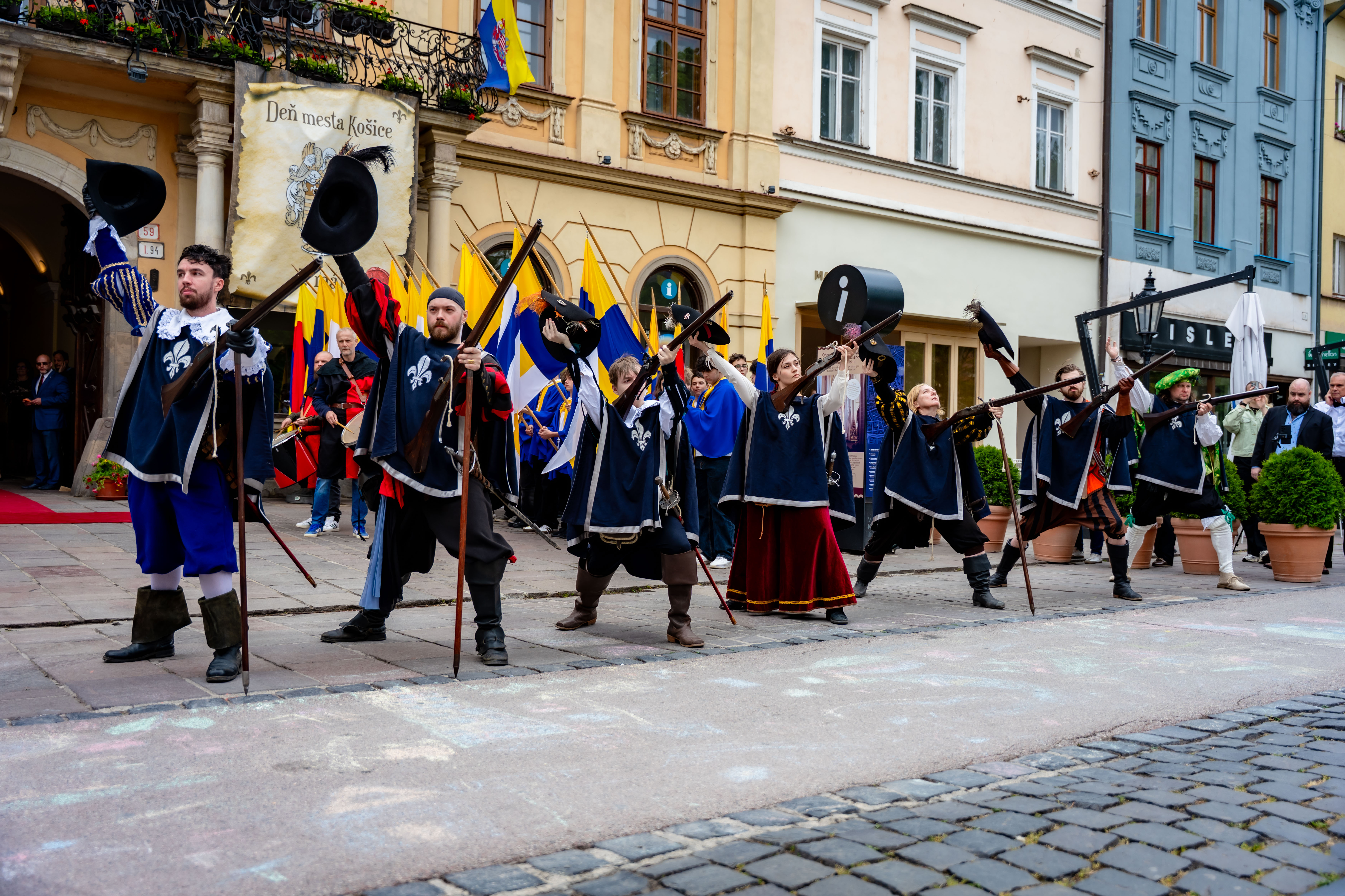 Slavnostne vztycovanie mestskej vlajky pri prilezitosti Dna mesta Kosice-1-31